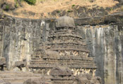En India. ELLORA